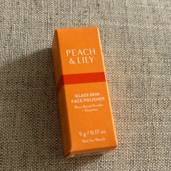 Peach & Lily Glass Skin Face Polisher Mini NWT NEW IN BOX - Picture 1 of 2